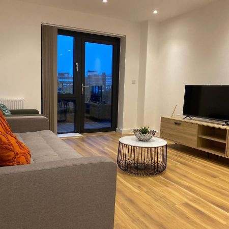 Triple T Homes Cosy 2 Bedroom Apartment With Balcony Ilford Eksteriør bilde