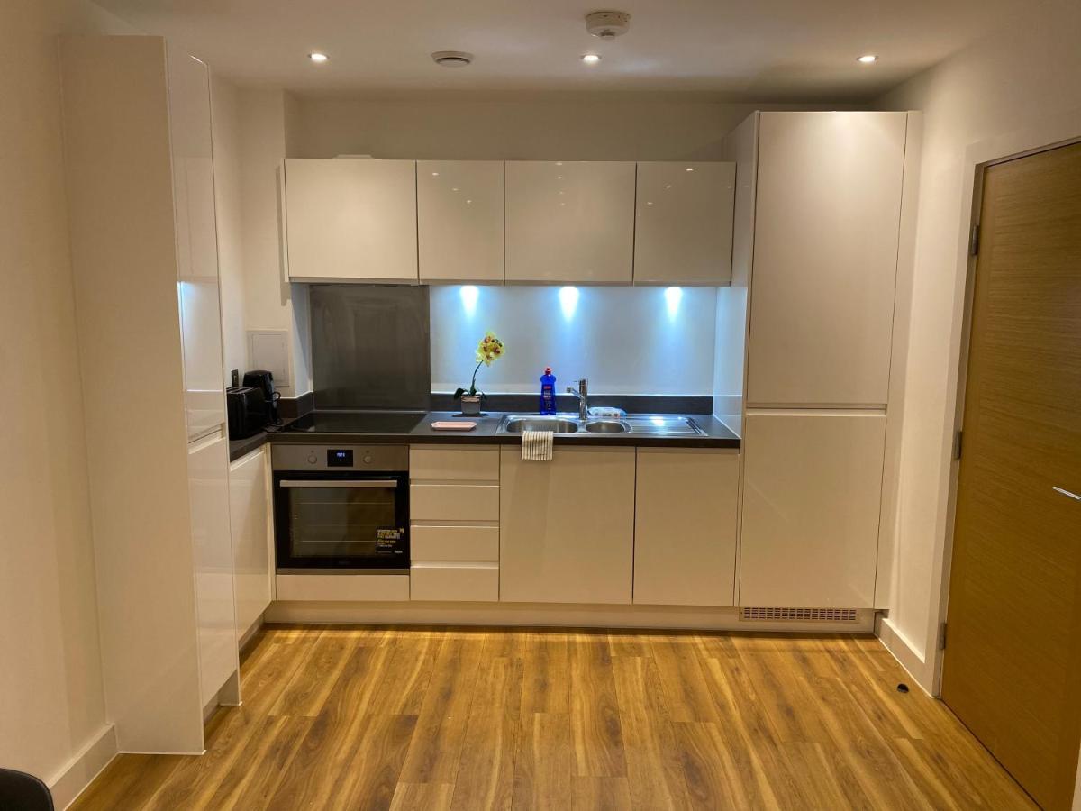 Triple T Homes Cosy 2 Bedroom Apartment With Balcony Ilford Eksteriør bilde