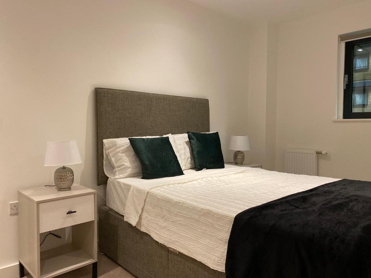 Triple T Homes Cosy 2 Bedroom Apartment With Balcony Ilford Eksteriør bilde