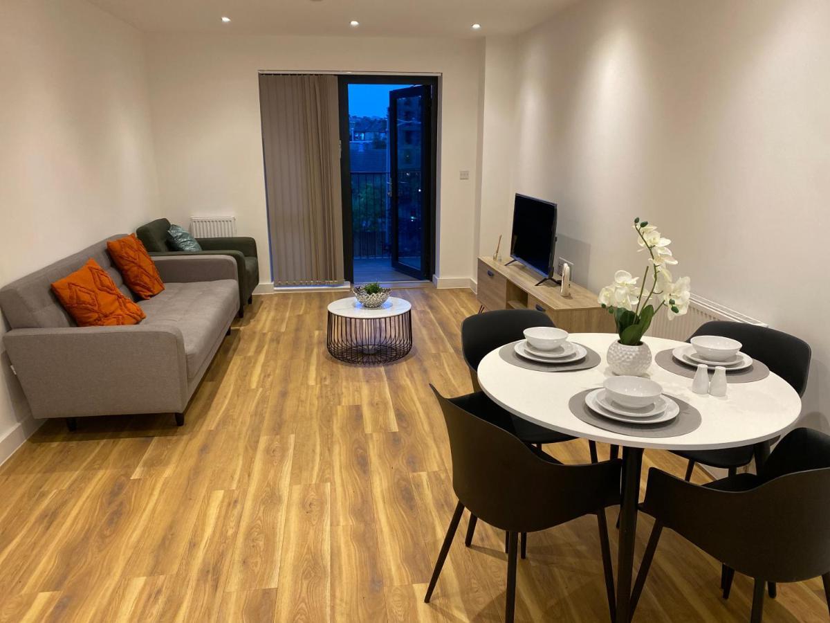 Triple T Homes Cosy 2 Bedroom Apartment With Balcony Ilford Eksteriør bilde