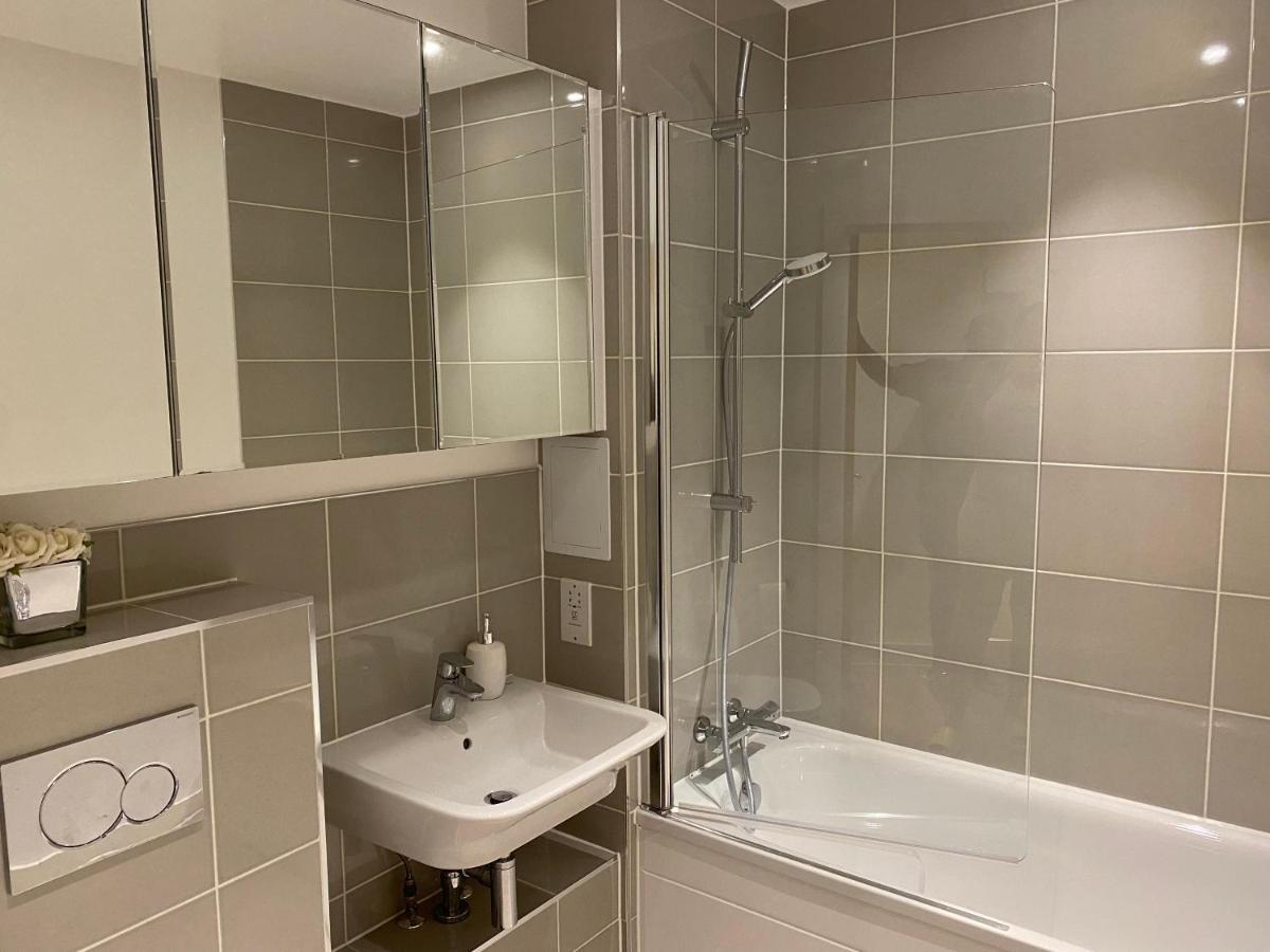 Triple T Homes Cosy 2 Bedroom Apartment With Balcony Ilford Eksteriør bilde