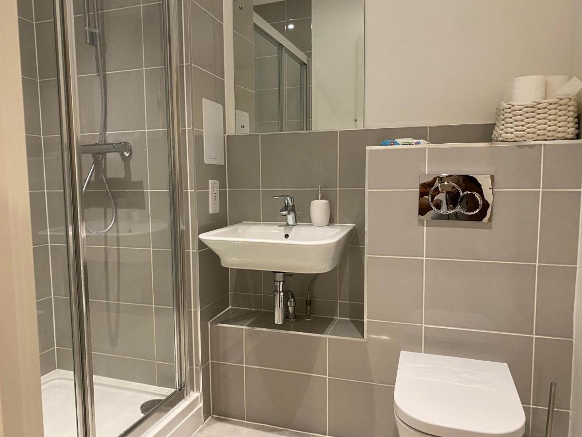 Triple T Homes Cosy 2 Bedroom Apartment With Balcony Ilford Eksteriør bilde